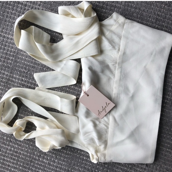 Loren Bow Tie Top in Ivory - Picture 4 of 6